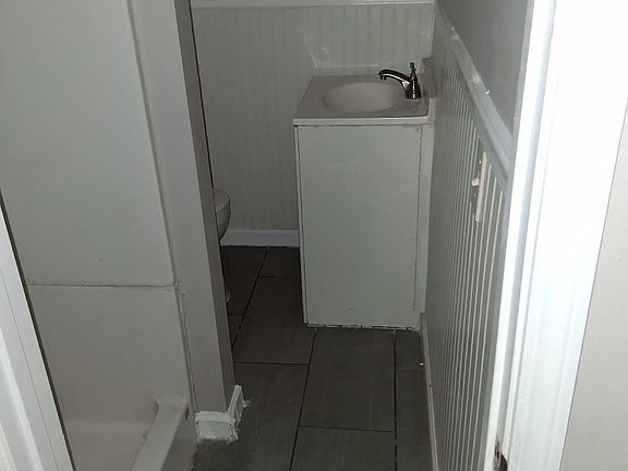 4th image of 5664 Montgomery Rd #7