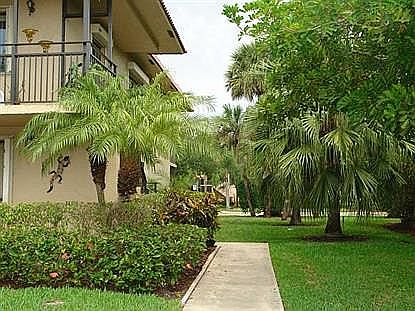2nd image of 350 Lakeview Dr APT 204