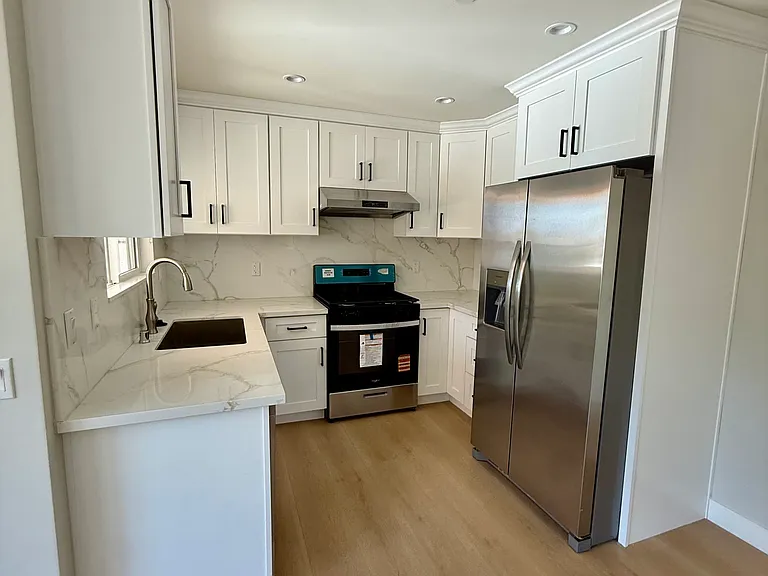 3440 N Vineland Ave — Photo 6