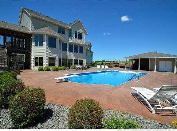 2nd image of 15931 Saint Andrews Court