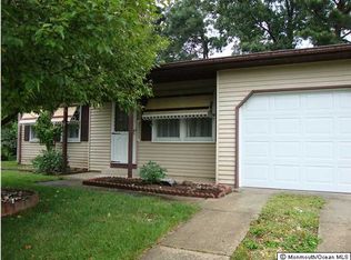 2 Eaton Ln, Manchester Township, NJ