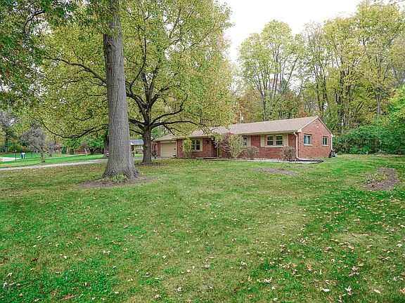 5th image of 4465 Clover Dr