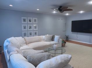 741 Locust Rd, Wilmette, IL 60091