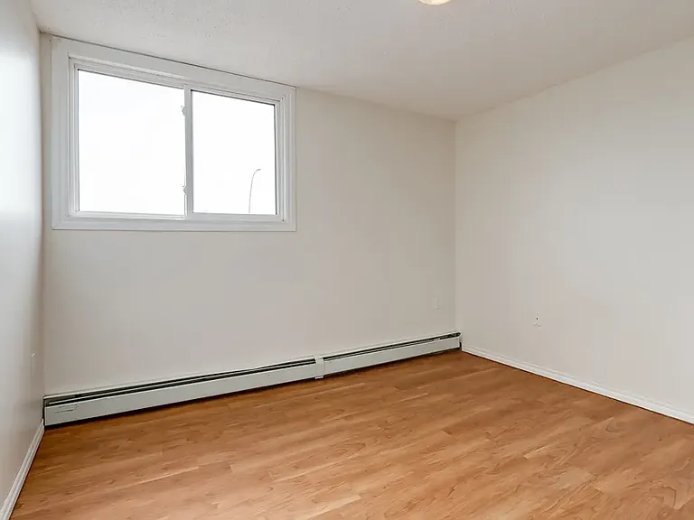 608 2nd St W #308 — Photo 21