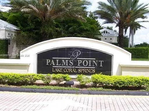 Palms Point Condo — Photo 1