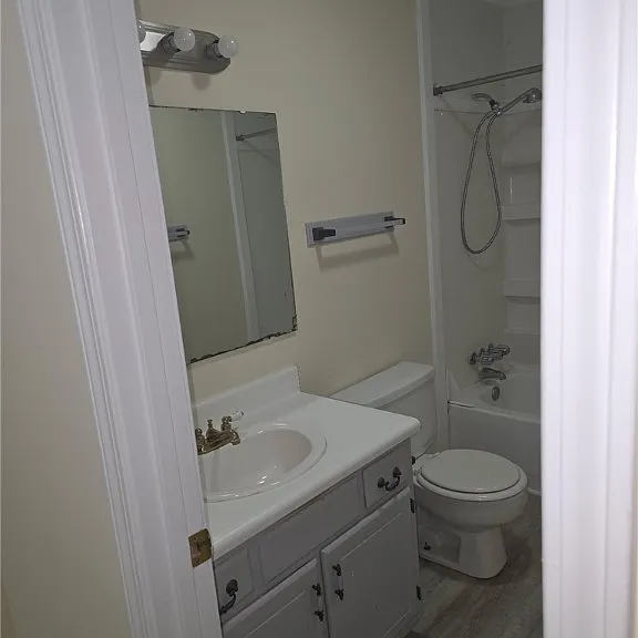 1108 Tiger Blvd — Photo 1