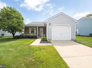 34 Fairfax Dr, Mount Laurel, NJ 08054