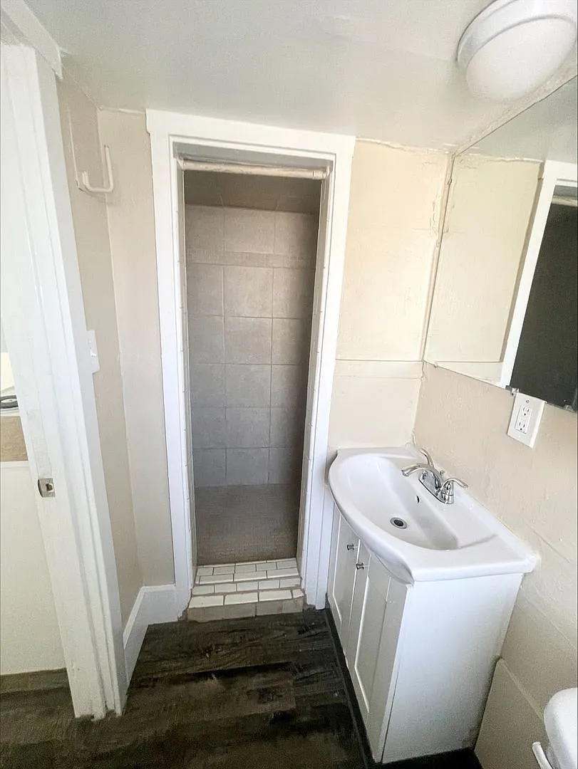 2 Bed 1 Bath Apartment $500 Move In Special — Photo 3
