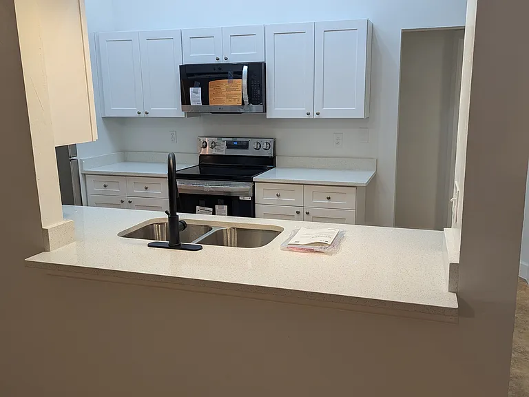 105 Terry Ave N — Photo 4