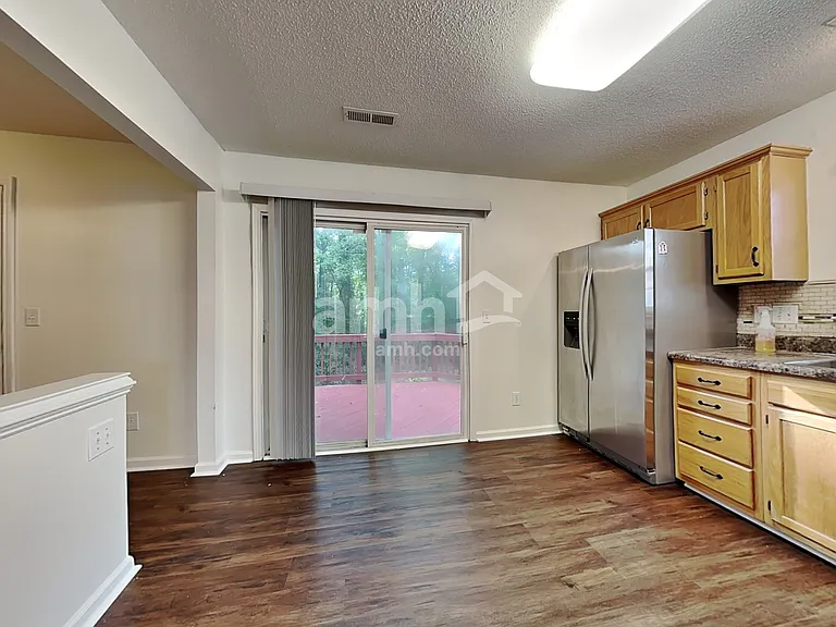 316 Windsong Dr — Photo 5