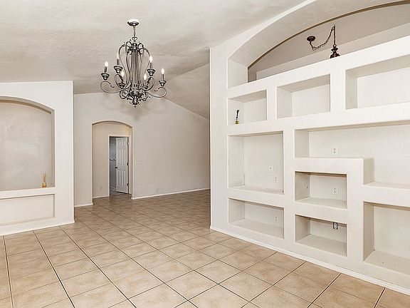 4th image of 245 Eagle Crest Cir