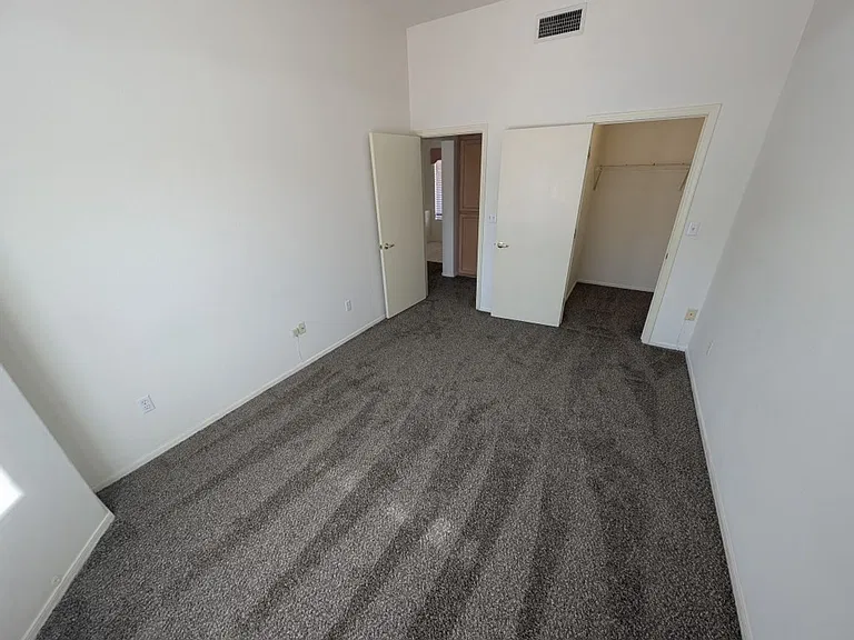 10113 Crescent Creek Dr — Photo 22