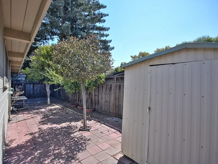 127 Dalma Dr — Photo 12