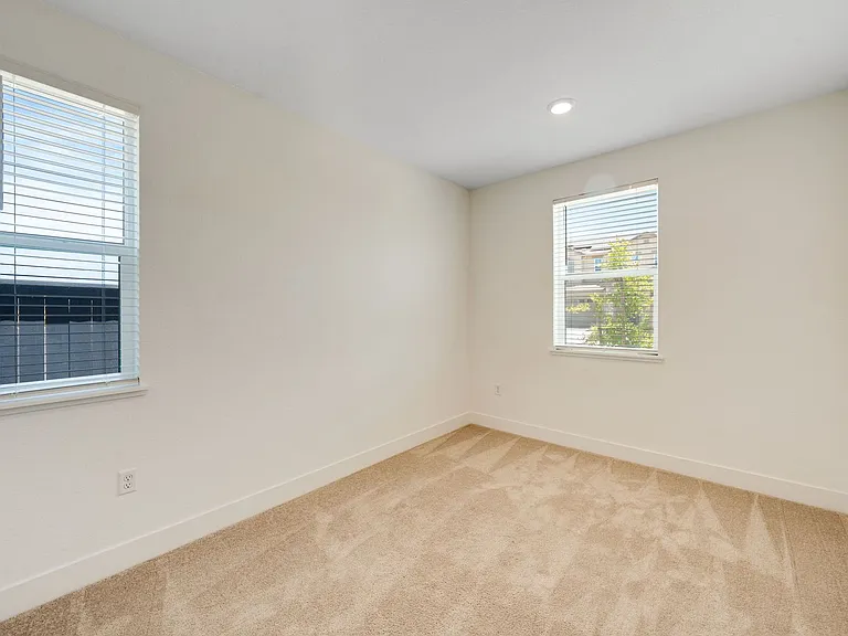 3363 Apollo Ct — Photo 38