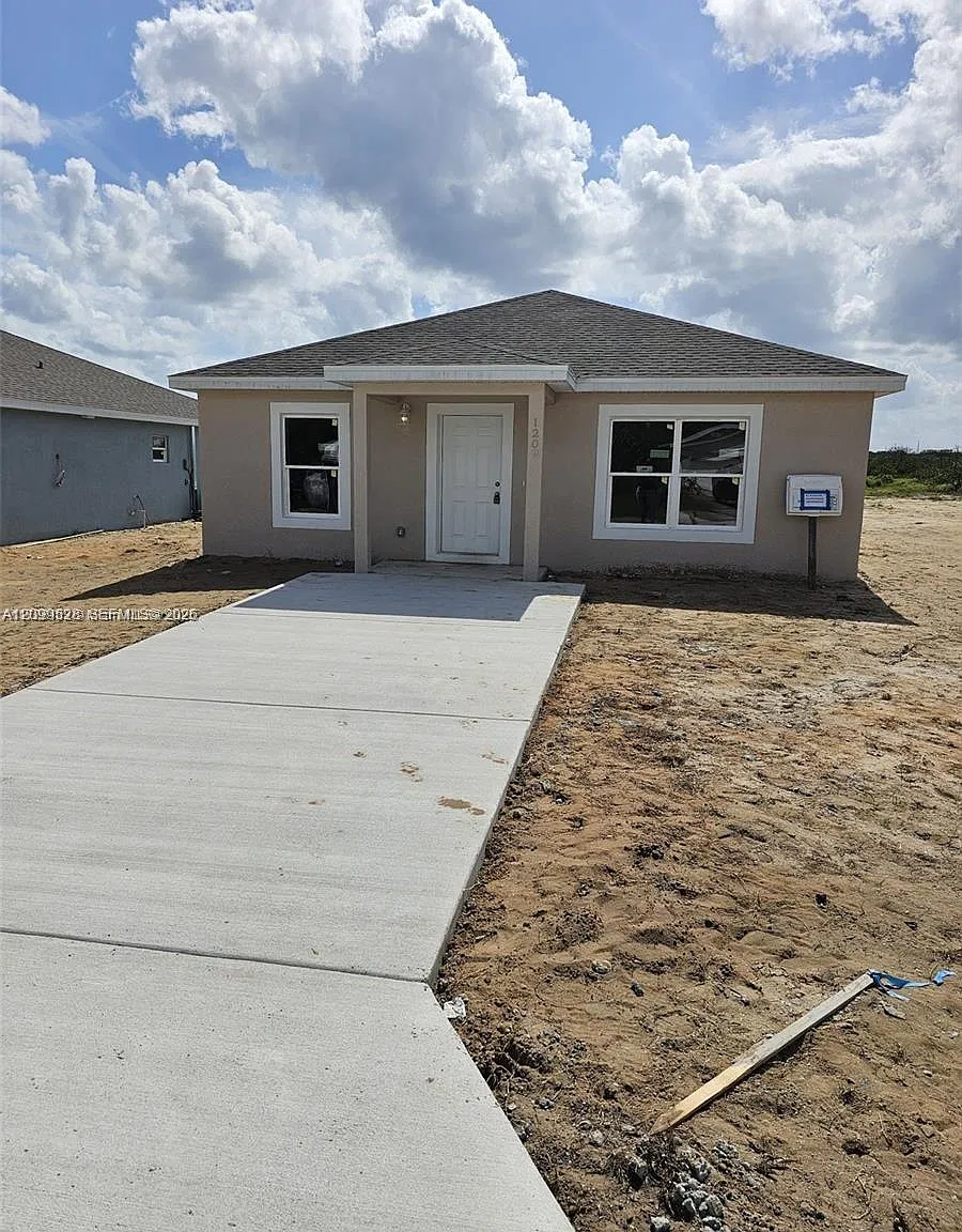 3 bed, 2.0 bath, $1,490 — Photo 2