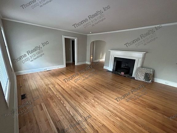 2nd image of 400 Saint Patrick St