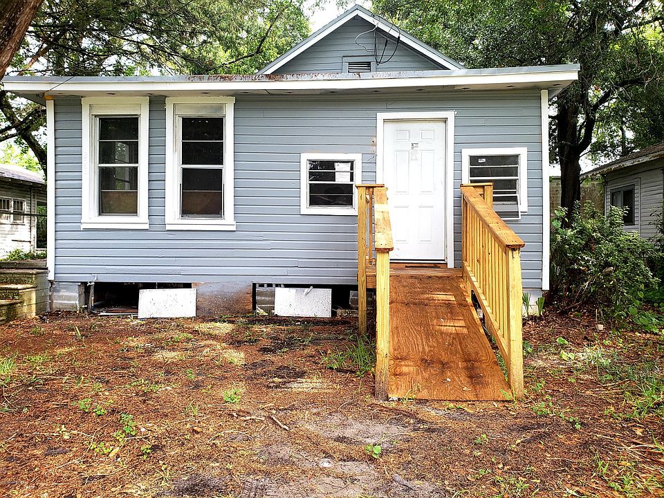1st image of 2984 Hunt St