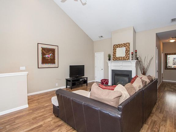 4th image of 329 S Dorsey Ln