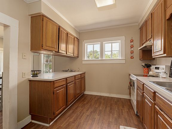 5th image of 2073 Blackburn Rd