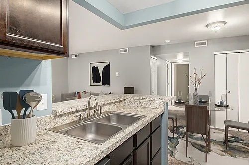 Westfield Club Apartments Photo 1