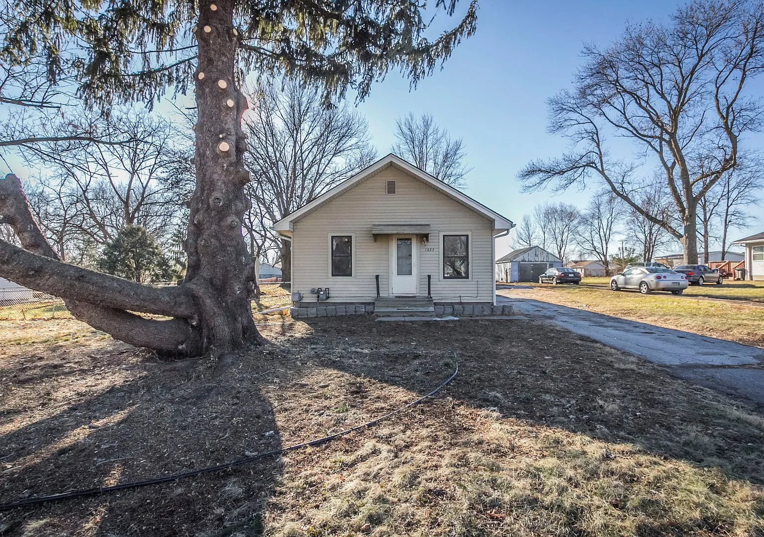 Move in Special - 2 bedroom 1 bath home — Photo 1