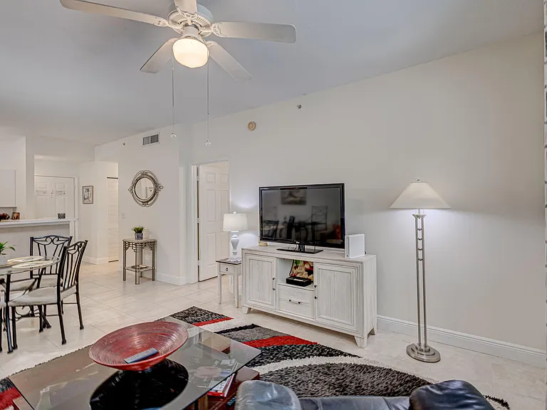 630 Sapodilla Ave #112 — Photo 11