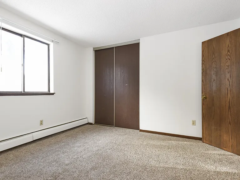 Maplewood, MN Maplewood Apartments | Bedroom