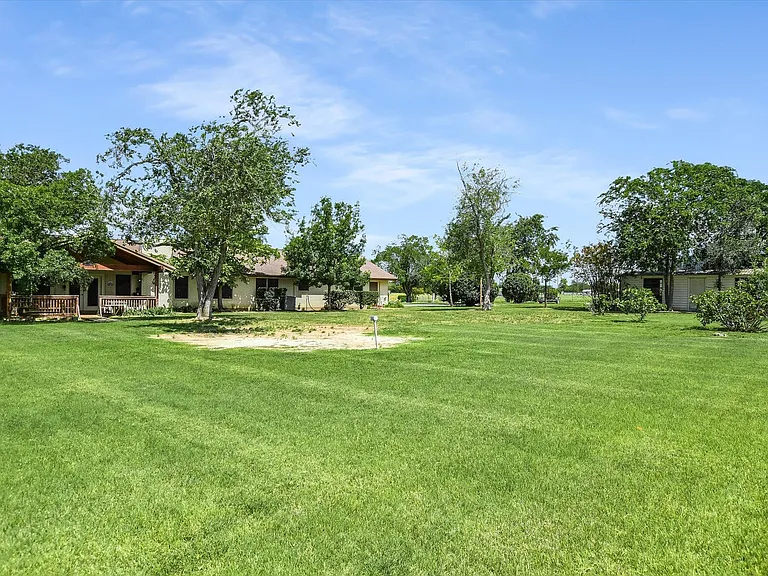 7 Brenda Ln — Photo 16