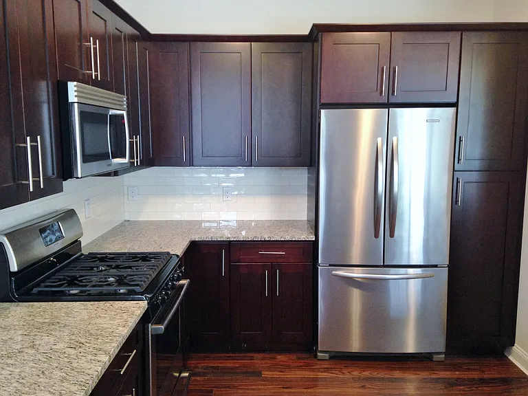 40 Russell Ave #201 — Photo 3