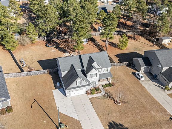 5th image of 160 Almond Drive