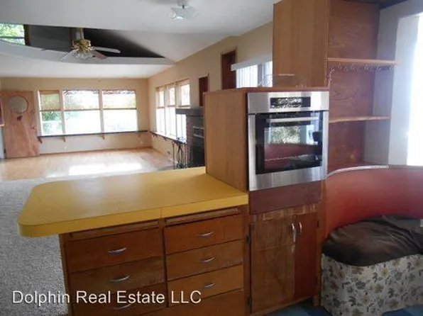 183 NE Bensell Ave, Depoe Bay, OR 97341