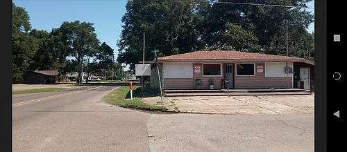 E Avenue B Photo 1