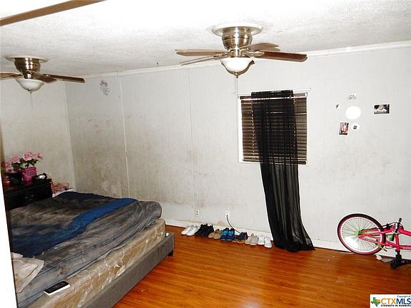 4th image of 1501 E Avenue D