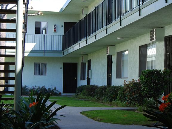 2nd image of 1404 Highland Ave APT 13