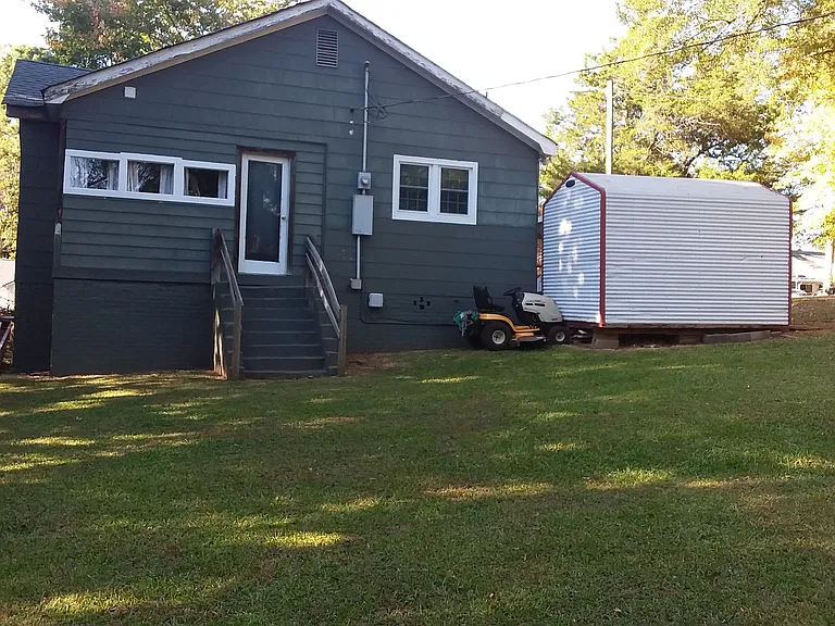 512 Belmont St — Photo 10