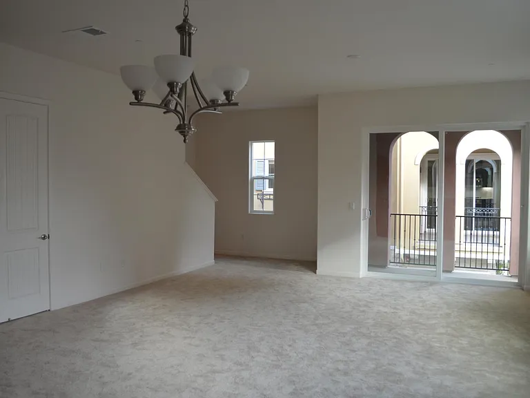 39853 Pelton Ter — Photo 2