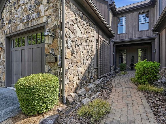 5th image of 127B Arbors Ln