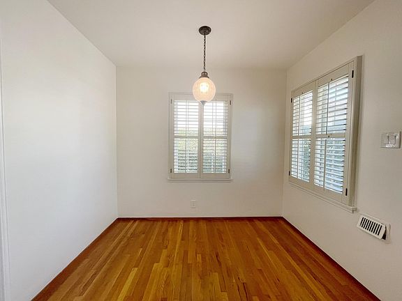 4th image of 2615 Midwickhill Dr