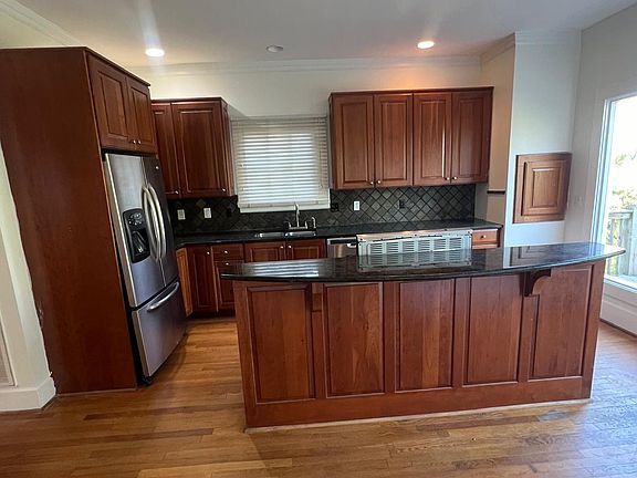 Big Kitchen to accommodate your family