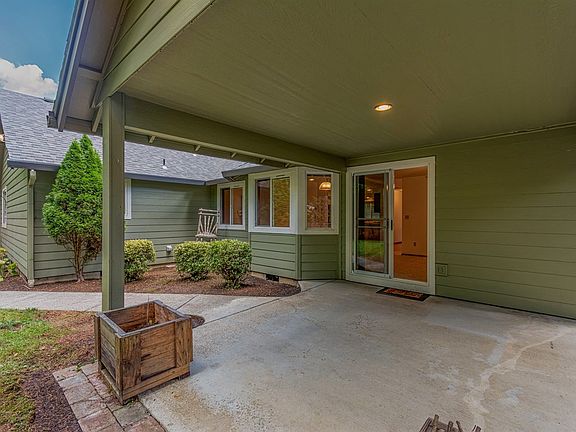 3rd image of 9516 NE 150th Ave