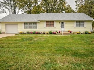 16 Roeper Dr, Saint Peters, MO 63376
