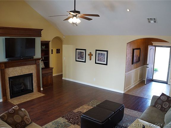 5th image of 11217 N 133rd East Ave