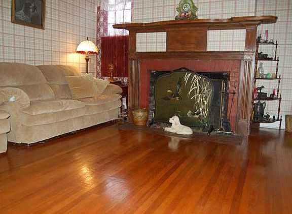 4th image of 303 N Main St