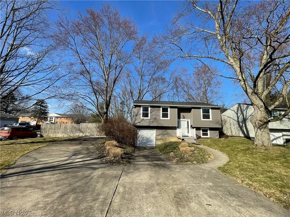 1295 Carol Dr, Kent, OH 44240