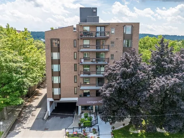 966 Queenston Rd #204, Hamilton, ON L8G 1B7