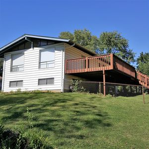 455 Bluff Dr, Saint Louis, MO, 63137