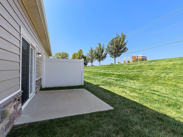 Redwood Westfield Myra Way — Photo 9