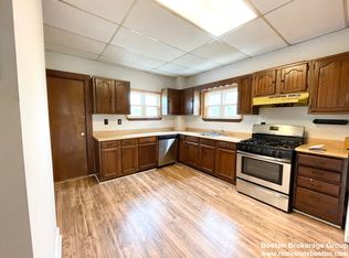 26 Harbor View St #3, Boston, MA 02125