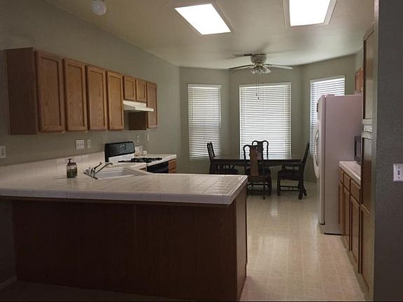 5th image of 711 Woodridge Ct