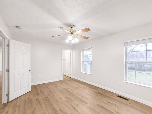 4th image of 4556 Winslow Dr